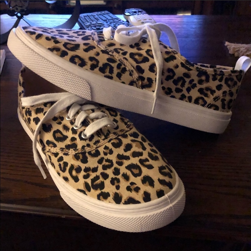 Leapord print shoes size 7